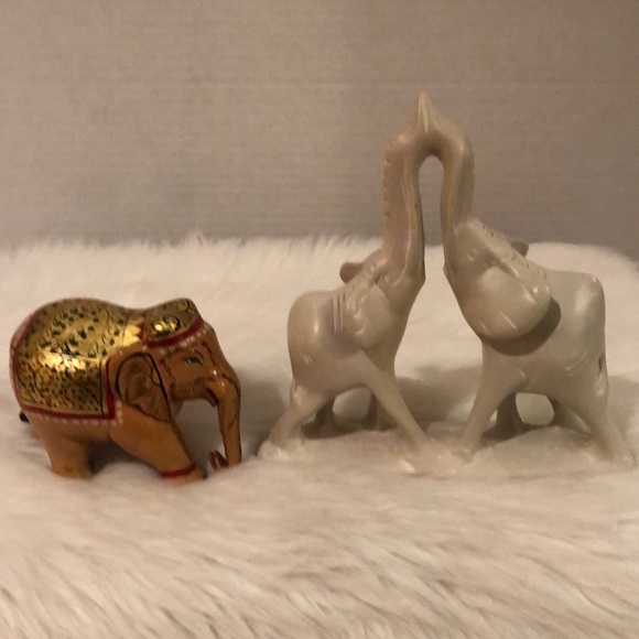 Elephant Figurines/Set of 2 - Picture 2 of 12